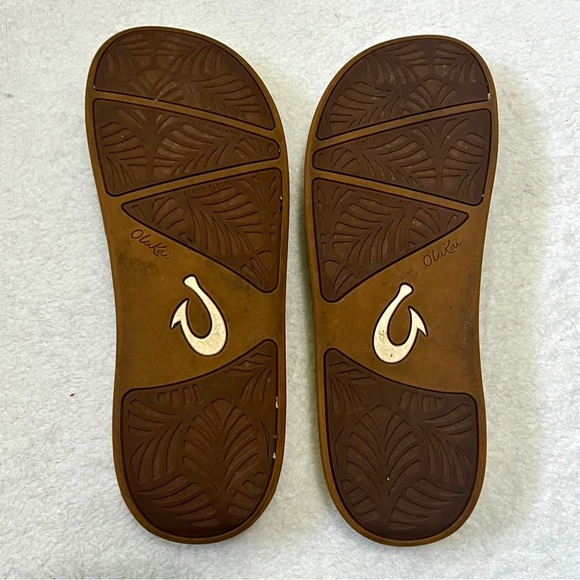 OluKai Nu'a Pi'o Black & White Thong Flip Flop Sandals - Size 11 - Picture 7 of 10
